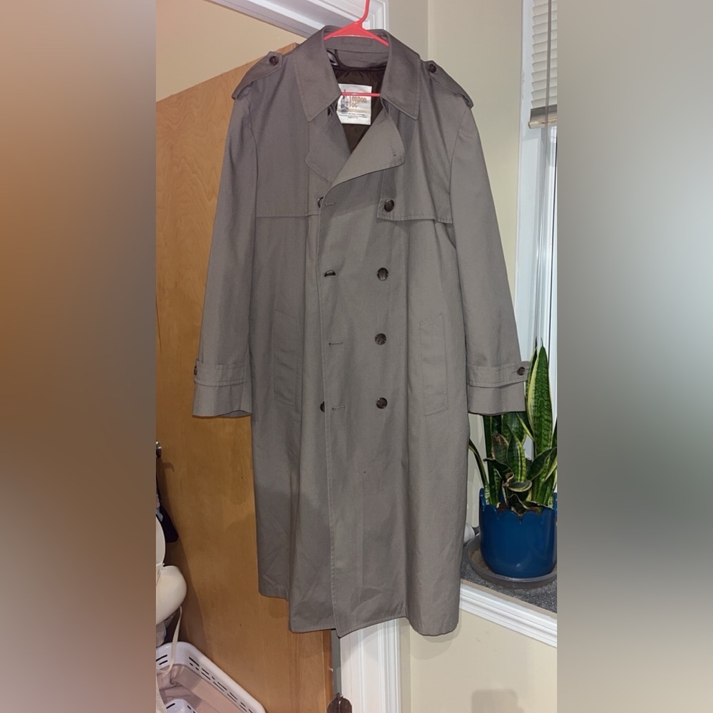 Vintage London Fog Trench Coat – 42 Long (Wamsutta Fabric)